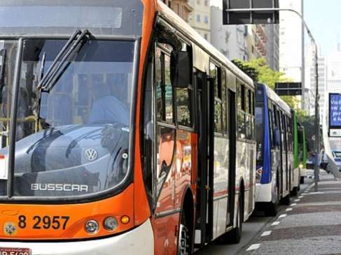 CCJ aprova pena de até 6 anos para agressão sexual em ônibus