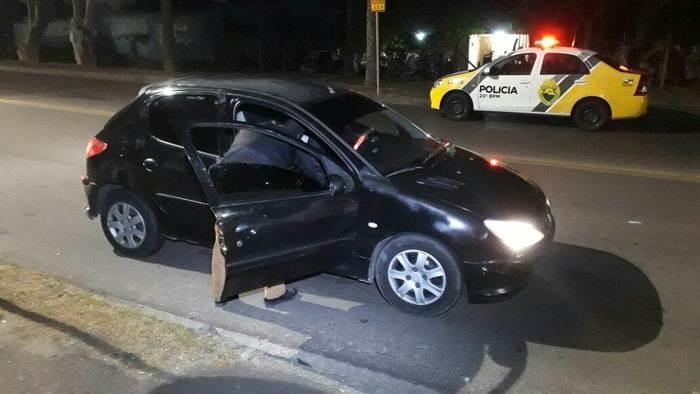 Veículo fazia parte de uma série de assaltos (Crédito: João Frigério/Plantão 190)