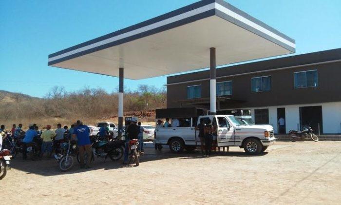 Posto havia sido inaugurado há dois dias quando houve o assalto (Crédito: Reprodução)