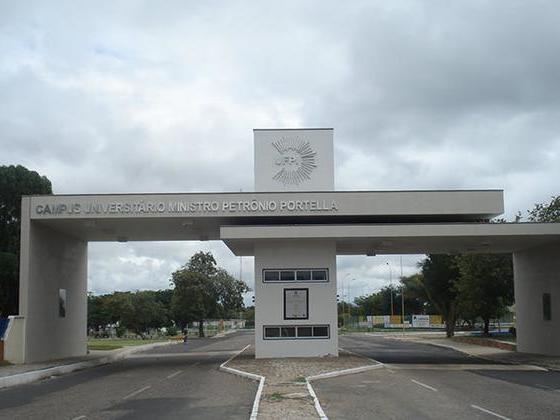 UFPI realiza concurso público com salários de até R$ 9,5 mil