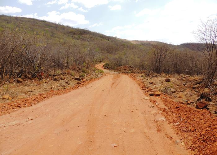 Município continua realizando manutenção nas estradas vicinais