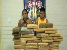 Mulher que guardava droga do marido é presa com 50 kg de maconha