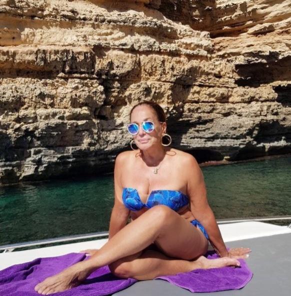 Susana Vieira posta foto de biquíni e ganha elogios dos seguidores