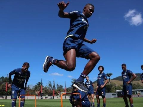 Juan, do Flamengo, sobre aposentadoria: "Não tenho na cabeça"