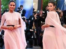 Cercada por paparazzi, Bruna Marquezine brilha em Festival; fotos!