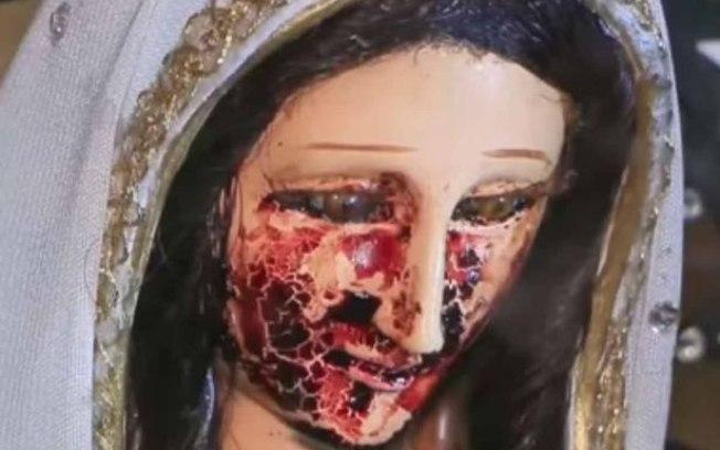 Santa estaria 'chorando sangue' (Crédito: Mirror)