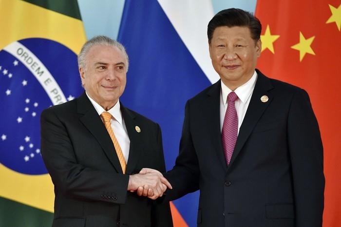 Presidente Michel Temer e o líder chinês Xi Jimping (Crédito: Kenzaburo Fukuhara/Pool Photo via AP)