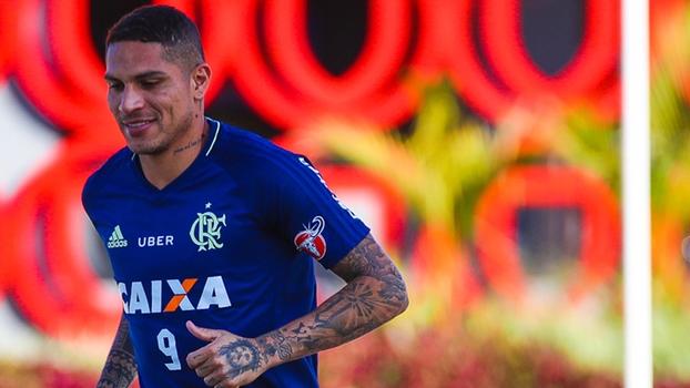 Paolo Guerrero está suspenso e não joga a primeira partida (Crédito: Flamengo)