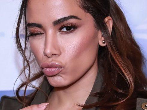Após nudez em clipe, Anitta se manifesta sobre o assunto