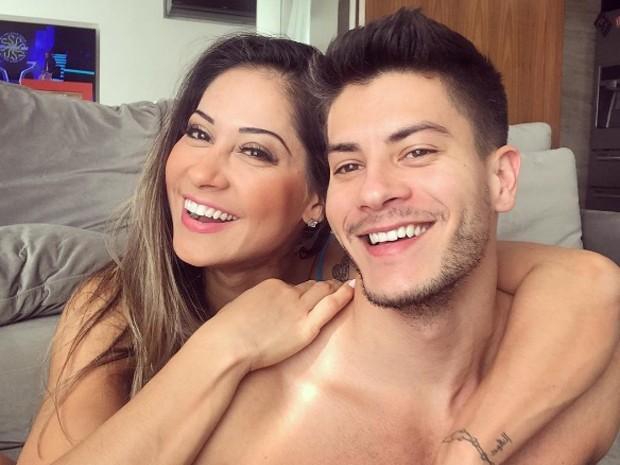 Mayra Cardi vai casar com Arthur Aguiar após 2 meses de namoro
