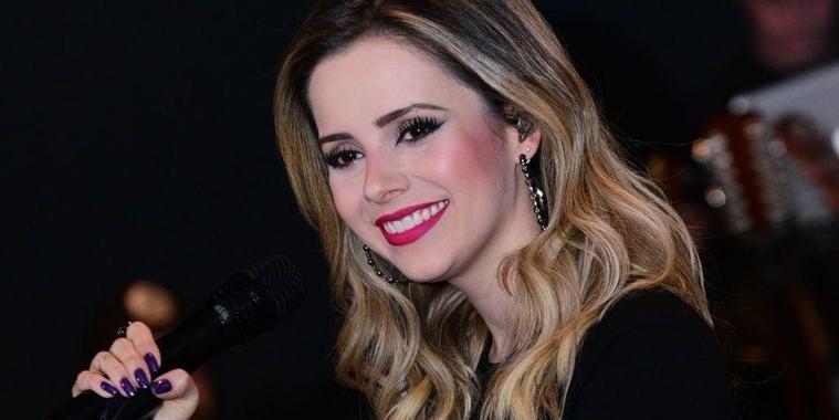 Sandy revela que nunca falharam com ela na hora do sexo