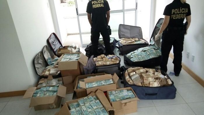 PF fez buscas em endereço de Salvador que seria, supostamente, utilizado por Geddel Vieira Lima como “bunker” para guardar dinheiro em espécie (Crédito: Divulgação PF)