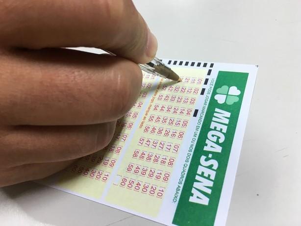 Mega-Sena pode pagar prêmio de R$ 2,5 milhões neste sábado