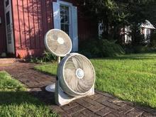 58 mil pessoas tentam afastar furacão com ventiladores