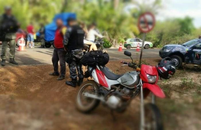Homem é preso após clonar placa de motocicleta em Boa Hora