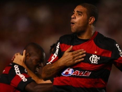 Adriano pode voltar para o Flamengo, mas ainda não houve negociação