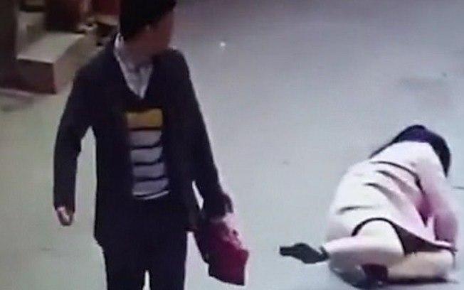 Homem agrediu cliente (Crédito: Reprodução)