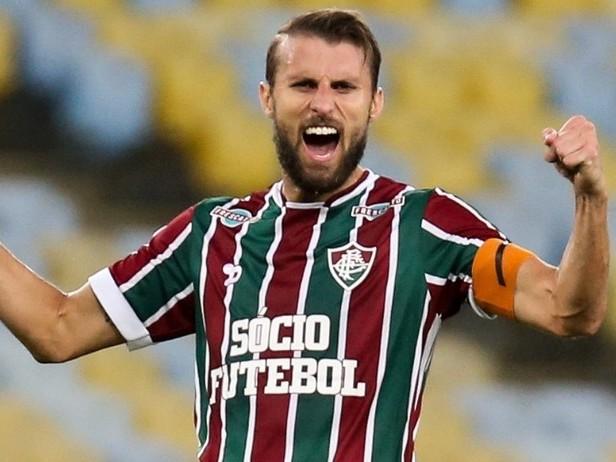 Zagueiro Henrique rompe com Fluminense para assinar com Corinthians