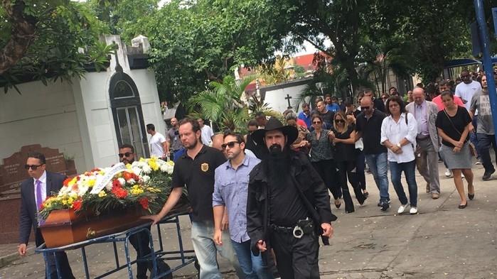 Delegado Fbio Monteiro  enterrado no Rio de Janeiro (Crdito:  Fernanda Rouvenat)