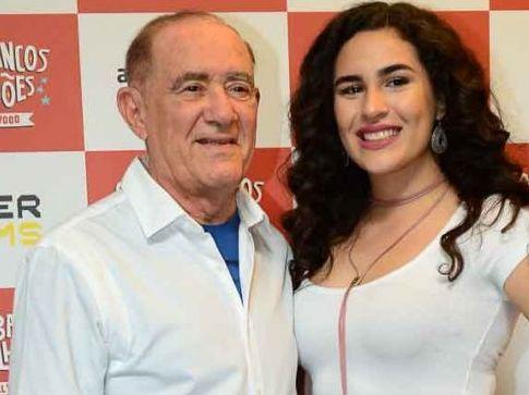 Renato Aragão completa 83 anos e recebe homenagem da filha