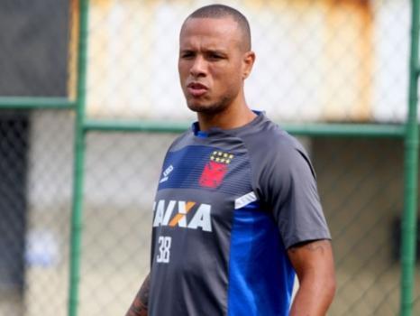 Após suspeita de nova lesão, Vasco dá prazo para Luís Fabiano