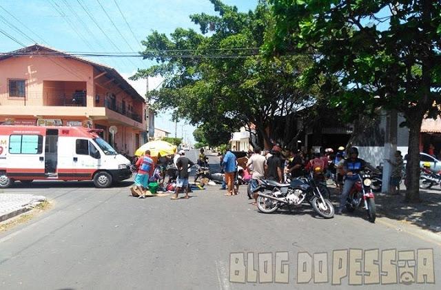 Veículo invade preferencial e deixa 2 pessoas feridas em Parnaíba