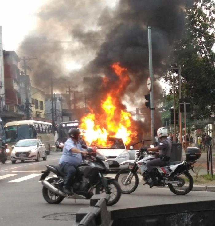 Transexual que destruiu carro de comerciante alega homofobia