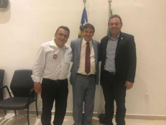 Governador recebe o presidente da Câmara de Teresina, Jeová Alencar, e o vereador Dudu (Crédito: Reprodução)