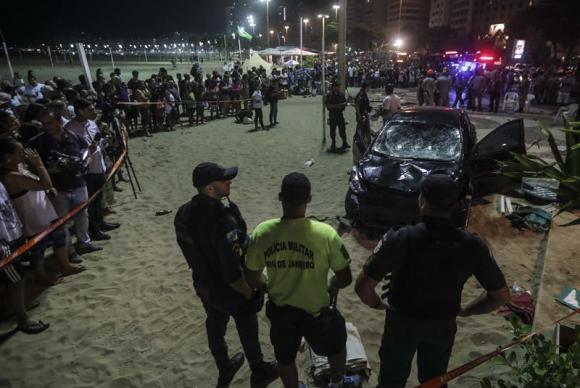 Atropelamento mata bebê em Copacabana (Crédito: Foto Antonio Lacerda/Agência EFE)