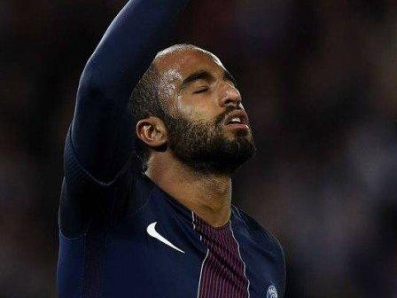 Manchester United pode contratar Lucas Moura, do PSG, em janeiro