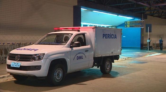 Carro do IML fez a remoção do corpo para realização de perícia