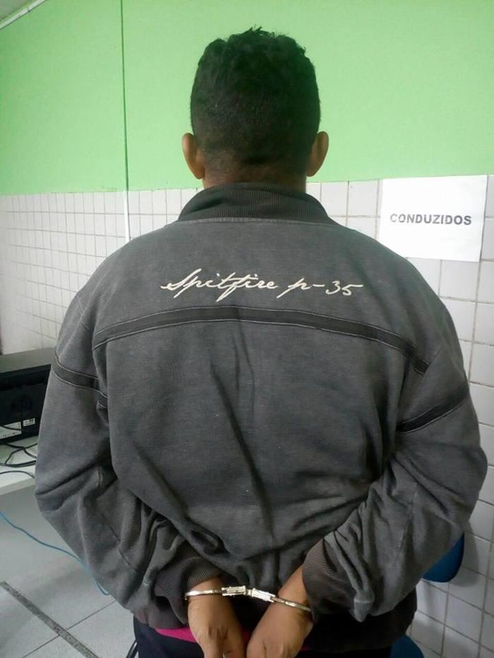 Homem é preso com arma de fogo na zona Sudeste de Teresina