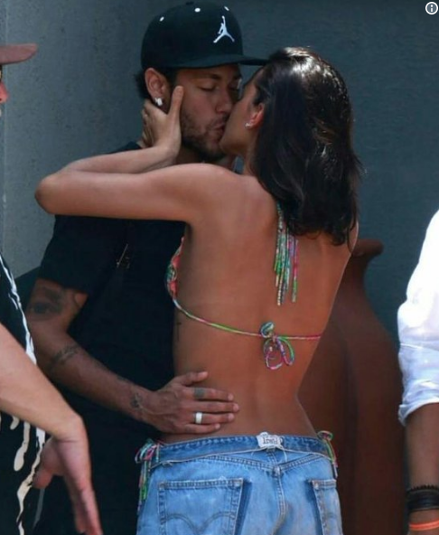 Marquezine se emociona ao se despedir de Neymar em Noronha