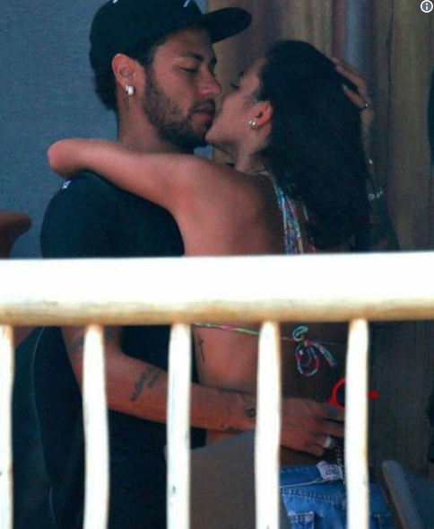 Marquezine se emociona ao se despedir de Neymar em Noronha