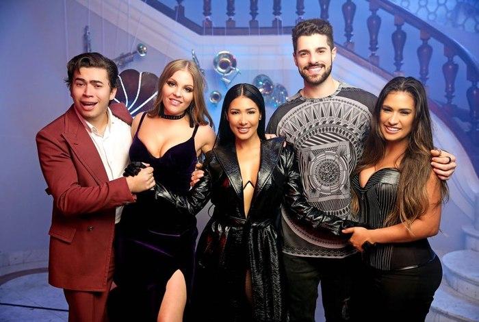Simone e Simaria e Dj Alok lançam clipe e ousam nos figurinos