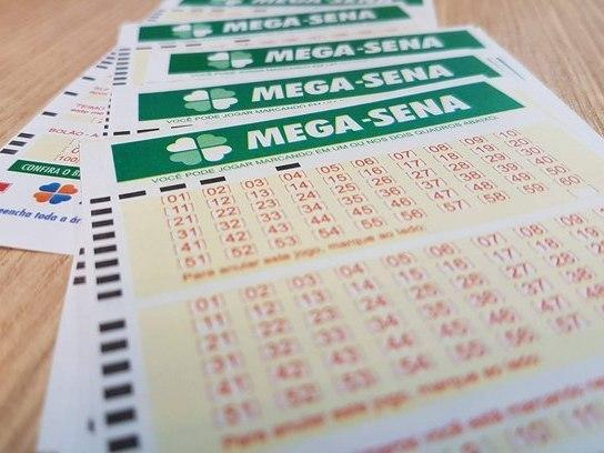 Mega-Sena pode pagar até R$ 4,5 milhões em sorteio deste sábado(6)