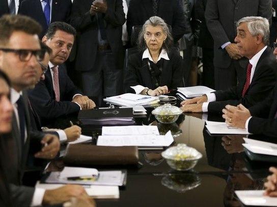 Cármen Lúcia suspende visita a presídio que teve rebeliões no GO