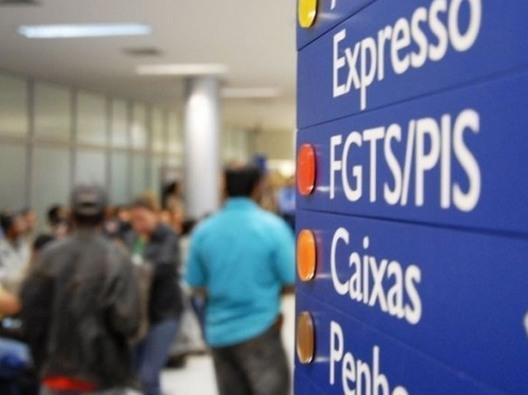 Governo divulga datas para saques de idosos no PIS/Pasep