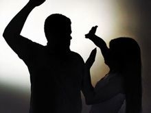 Homem agride mulher durante sexo por não conseguir ereção