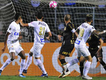 Gabigol marca e Santos vence o Corinthians no clássico do Pacaembu