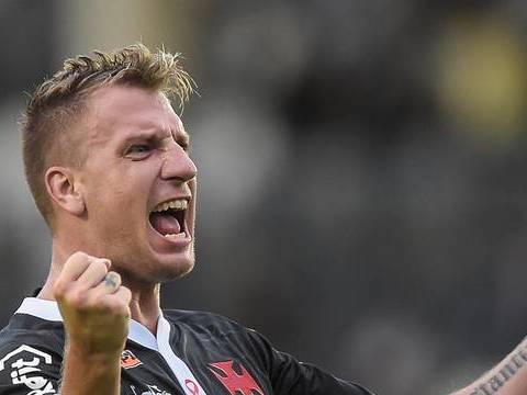 Vasco bate Cruzeiro e fica dois degraus mais longe do rebaixamento