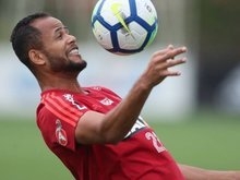 Dorival Júnior trabalha para dar ao Flamengo mais velocidade