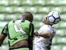 América-MG sai à frente, mas cede empate aos reservas do Grêmio