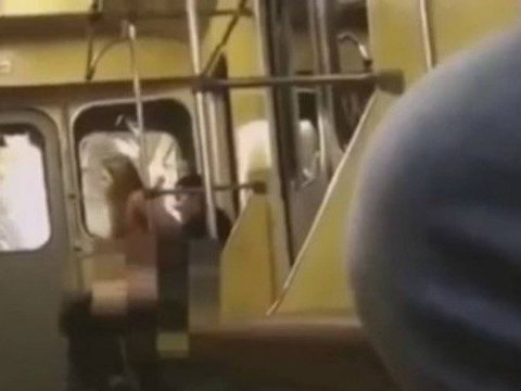 Casal pode pegar 5 anos de prisão por sexo em metrô