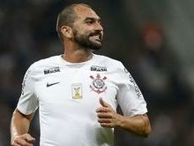 Com belo gol de 'herói' Danilo, Corinthians vence Bahia