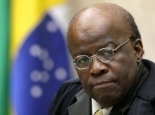Ex-presidente do STF, Joaquim Barbosa declara voto a Haddad