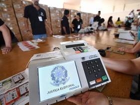 Promotora critica partidos por não acompanharem lacração das urnas