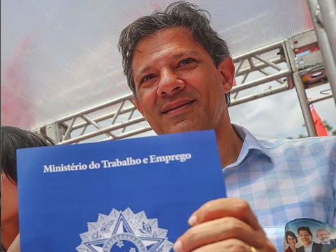 Haddad critica uso das fake news e chama Bolsonaro para debater