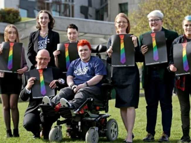 Escócia é 1º país do mundo a incorporar ensino LGBTI nas escolas