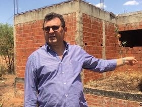 Obras paradas em Picos levam prejuízos e perigos aos moradores